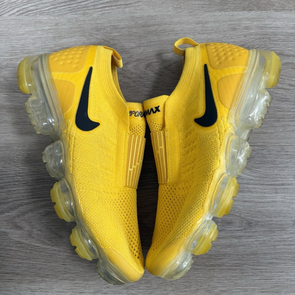 Nike Air VaporMax Moc 2 University Gold Yellow Black Running Shoes Men's Sz 8.5